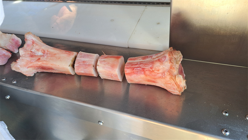 牛棒骨、猪胫骨锯块切段，带骨鲜肉自动进料锯骨机介绍 